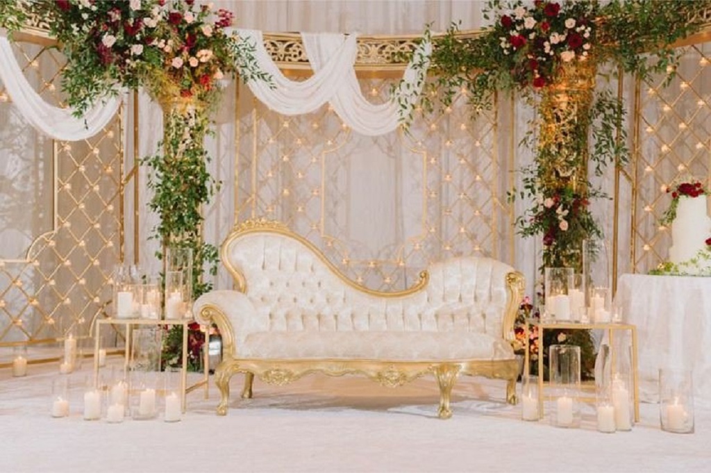 How to save money on wedding decorations