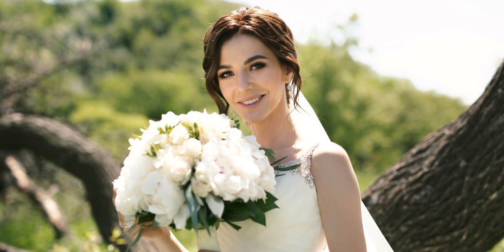 What foods help improve skin before the wedding?